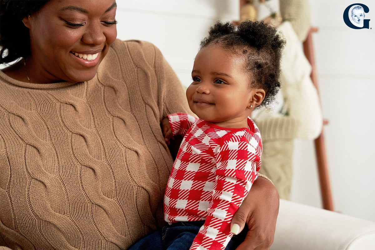 5 Tips for Maintaining Your Baby’s Sleep Schedule During Holiday Travel