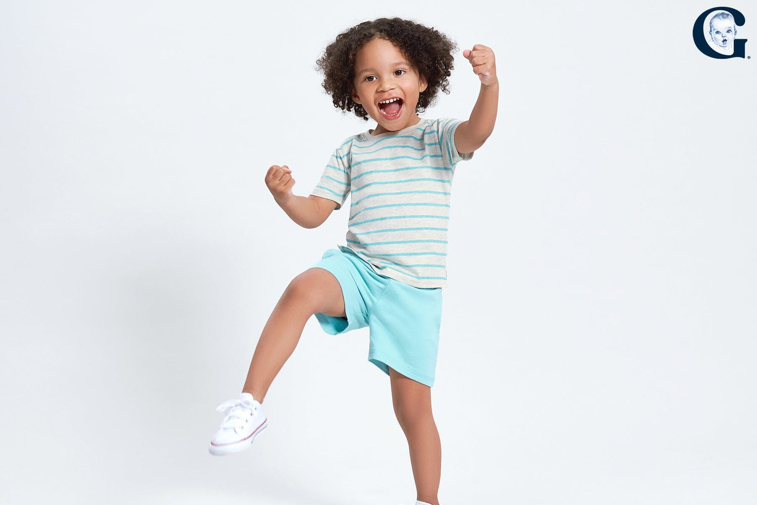 How A Mix & Match Capsule Wardrobe Teaches Your Toddler to Dress Themselves