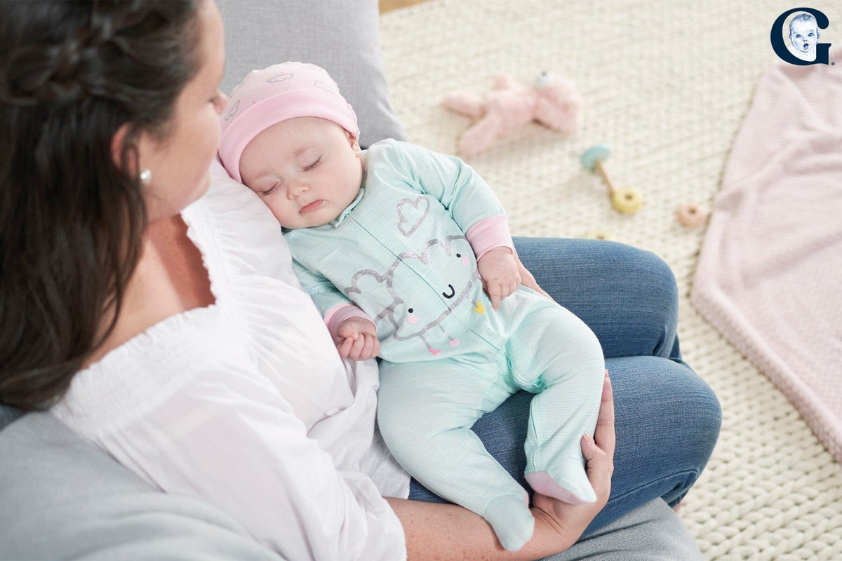 Traveling With a Sleeping Baby: 8 Tips for Peaceful Plane Trips