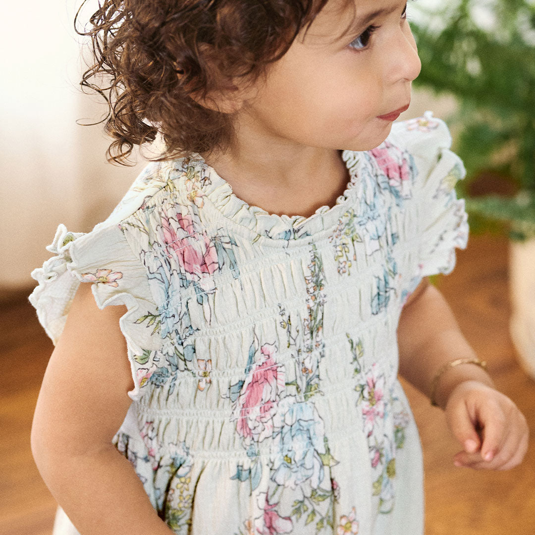 <strong>dresses</strong>