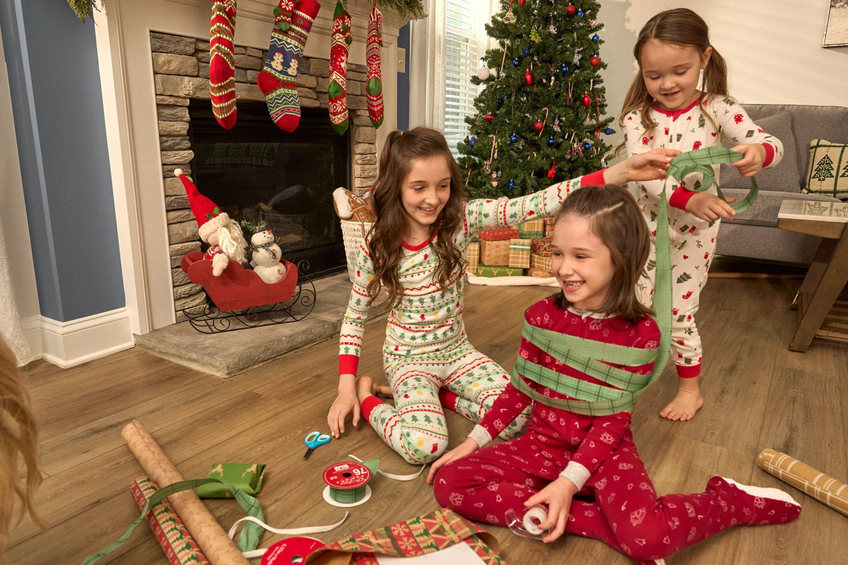 2-Piece Big Kids Neutral Oh What Fun Fair Isle Hacci Snug Fit Pajama Set sleepwear Gerber® 