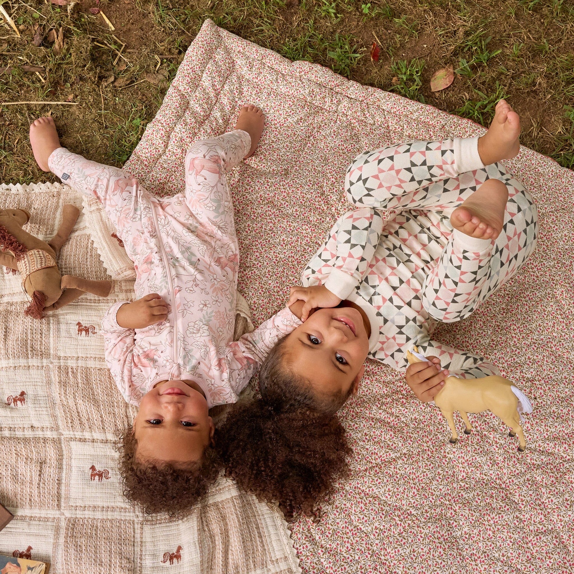 2-Piece Baby Girls Off-White Snug Fitting Footless Pajama Set Sleepwear Gerber® 