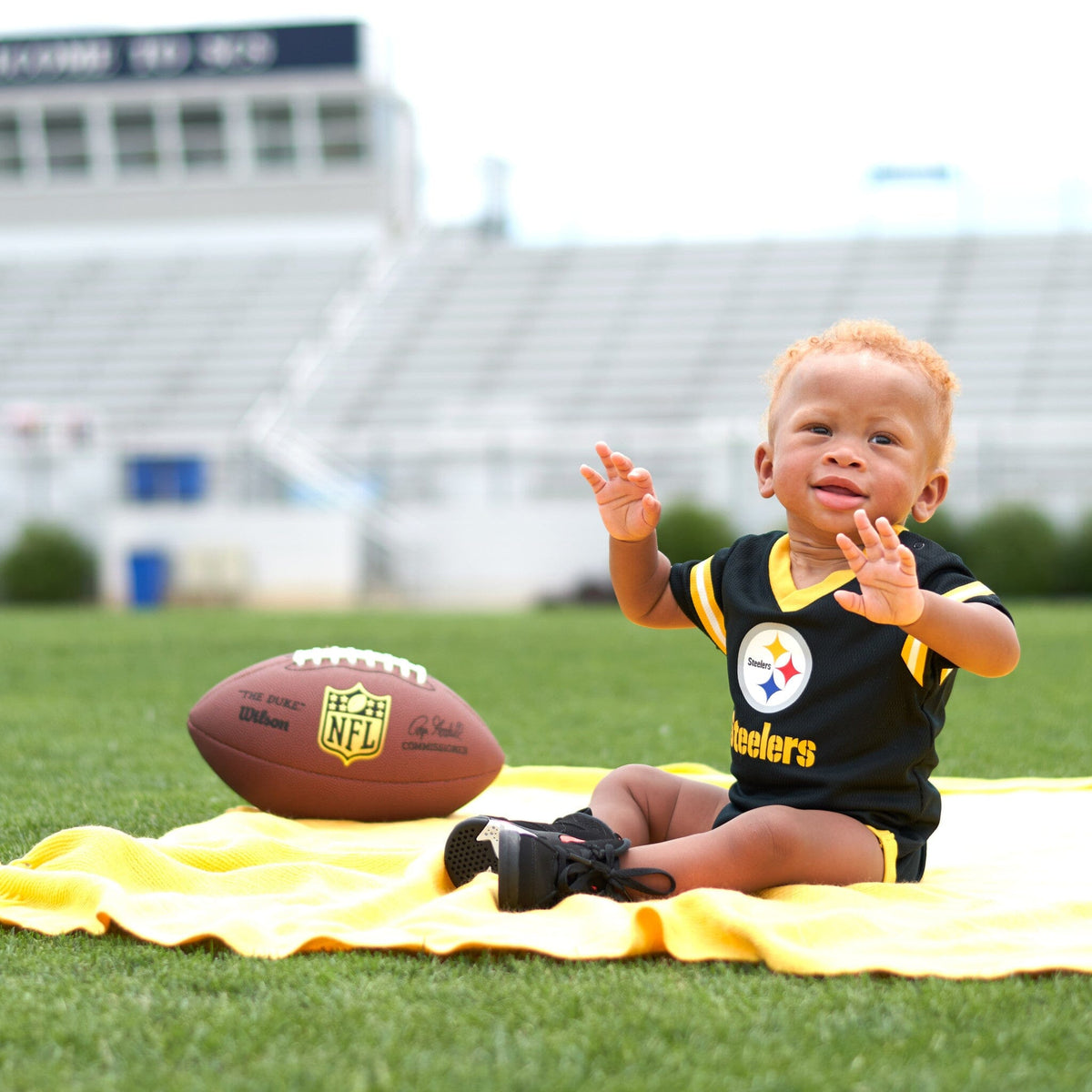 Baby Boys Pittsburgh Steelers Short Sleeve Jersey Bodysuit NFL NFL 