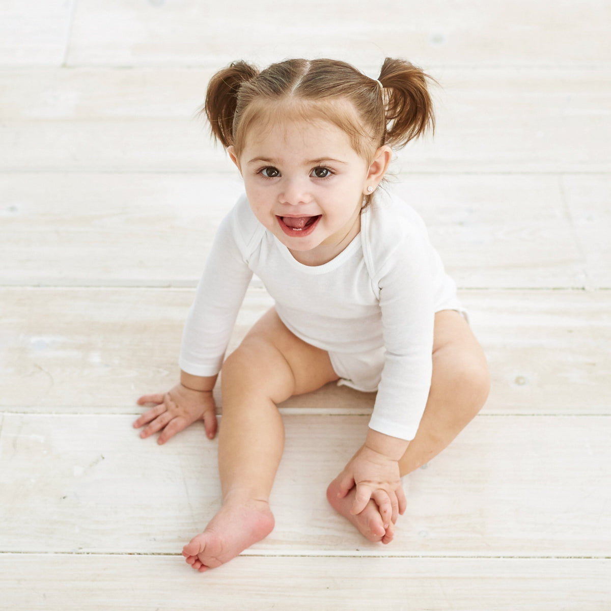 5-Pack White Organic Long-Sleeve Onesies® Bodysuits-Gerber Childrenswear